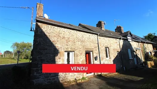 Maison en pierres dans un hameau 