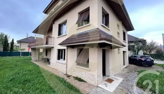 Maison 8 pièces 225 m²