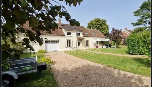 Dpt Yonne (89), à vendre  maison 5 chambres de 270 m² - Terrain 1 683,00 m² -