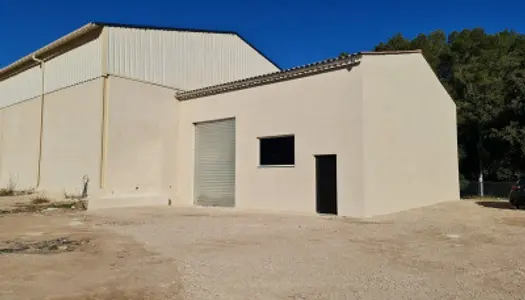 Local commercial 210 m²