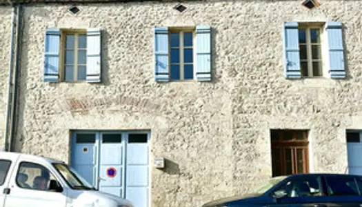 Maison de Village T5 avec garage et jardin à Beauville