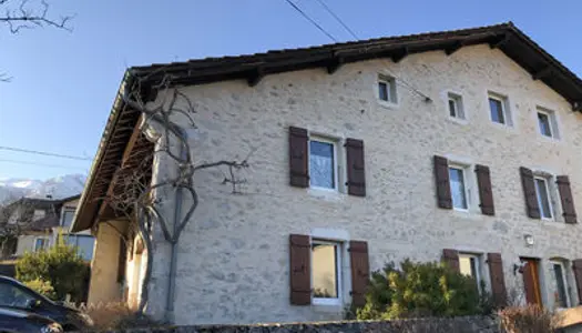 Ancienne ferme rénovée meublée 