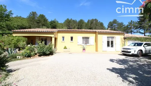 A vendre une villa avec une vue panoramique sur un grand terrain 