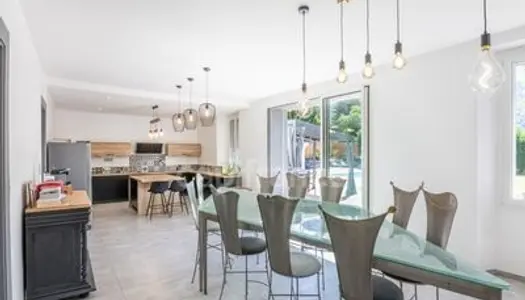 Dpt Savoie (73), à vendre LA CHAMBRE maison P12 de 446 m² - Terrain de 2 750 m² chambres d'hôtes