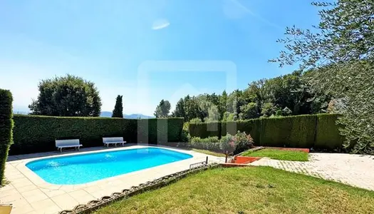 Villa 6 pièces 250 m²