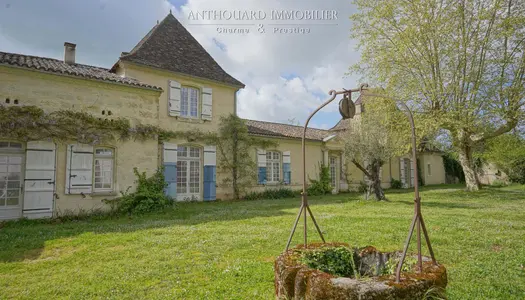 Château et son Gîte, sur 6,6ha et étang