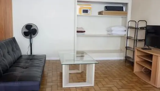 Appartement meublé de 2 pièces "43m²", situé en RDC 