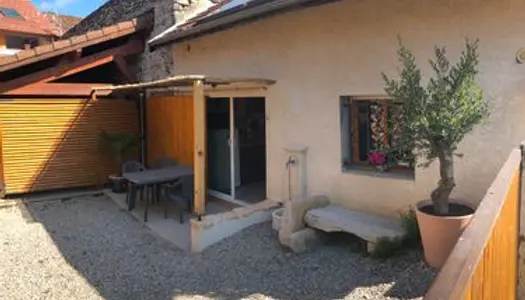 Maisonnette indépendante meublée 30m2 climatisée avec terrasse pergola 