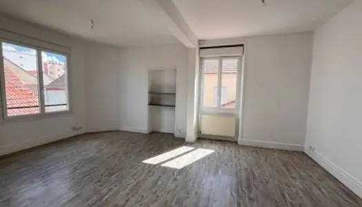 Appartement T4 situé au 1er étage 