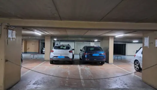 Parking - Garage Vente Suresnes  14m² 19000€