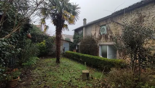Vaste maison de bourg à Valence-en-Poitou (Couhé)