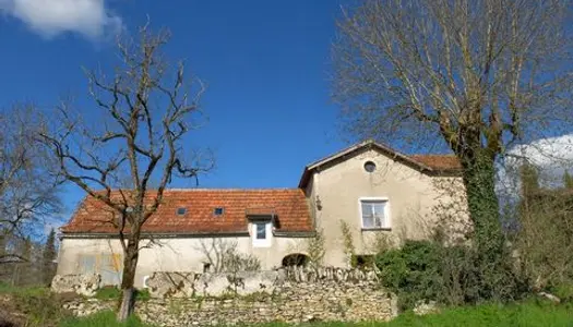 Agréable maison de village proche de Limogne en Qu