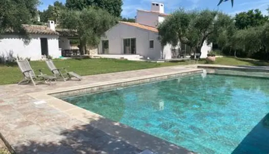 Vends charmante villa - 4 chambres, 226m², Châteauneuf-Grasse (06) 