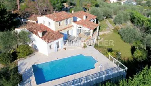 Villa 6 pièces 176 m²