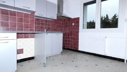 Location Appartement 69 m² à Donzère 710 € CC /mois