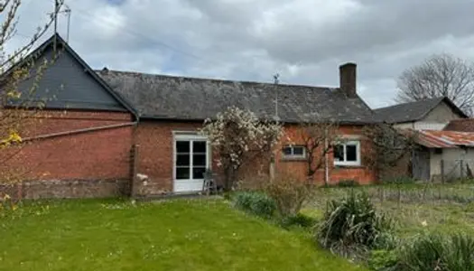 Ancien corps de ferme a renover avec grange sur 1220 m2