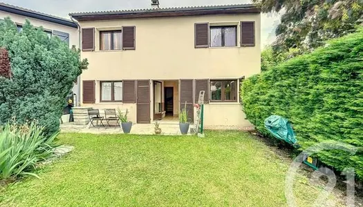 Maison 6 pièces 99 m² 