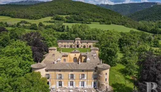 Château 20 pièces 1380 m²