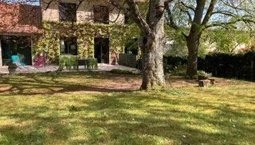 Maison d'architecte, jardin arboré 