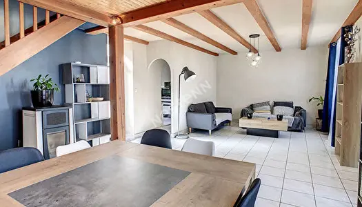 Maison 121 m2 en plein bourg de la commune du LONGERON 