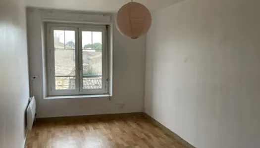 Appartement en location dernier étage à Villesèquelande