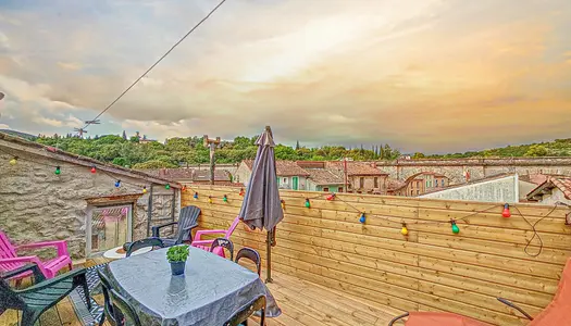 Superbe appartement entièrement rénové avec terrasse 