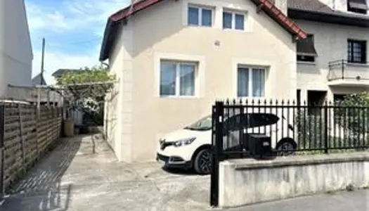 VENTE d'une maison 4 pièces (60 m²) au BOURGET