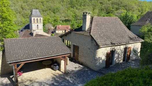 Maison en pierre rénovée avec piscine, vue dégagée 