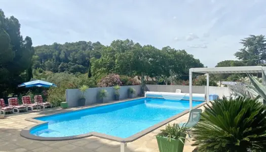 Villa 8 pièces 210 m² 