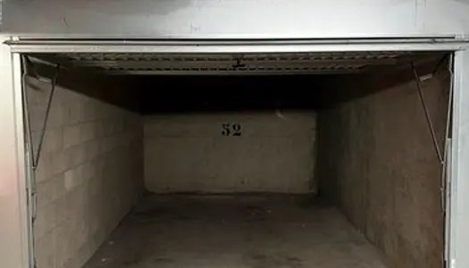 Box dans parking souterrain 
