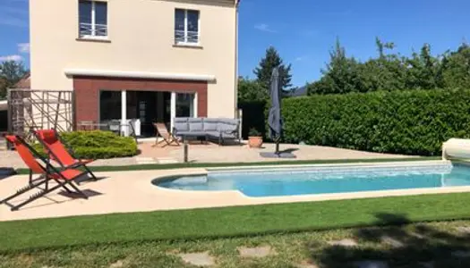 `Loue maison meublée avec piscine, 5 chambres, Orléans Sud Loire, proche tramway 