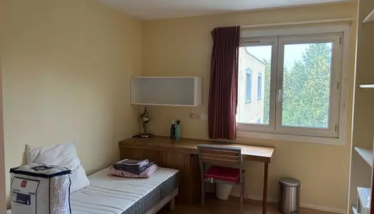 Studio 1 pièce 14 m² 