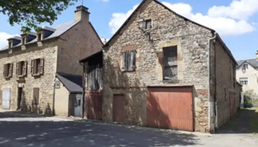 Ensemble de deux bâtiments en pierre 