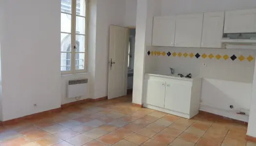 Location Appartement 68 m² à Draguignan 581 € CC /mois