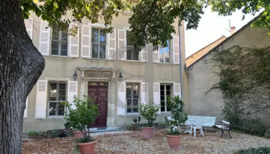 Maison 12 pièces 394 m² 