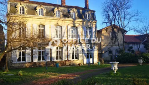 Château 15 pièces 675 m²