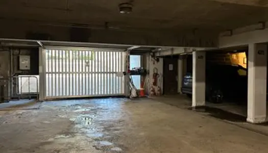 Place de parking,Emplacement sécurisé parking souterrain 