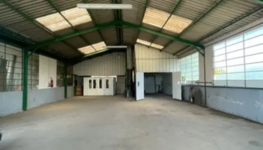 Loue depot 250 m2 