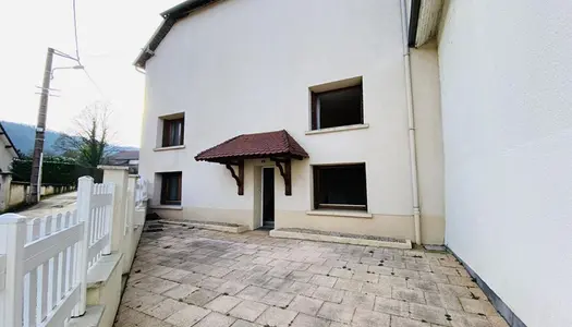 Vente Maison de village 86 m² à Vaire Arcier 128 000 €