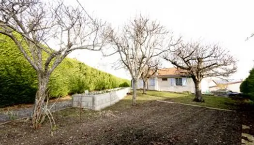 Maison T6 avec jardin, garages et terrain non attenant proche Issoire