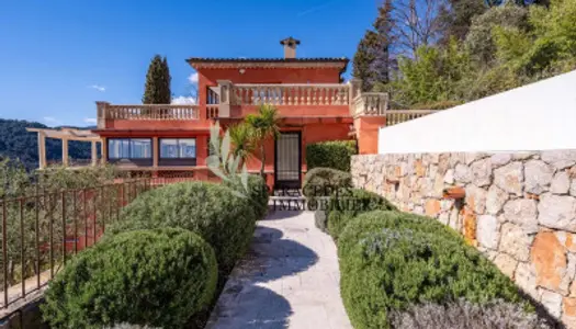 Grasse - Splendide villa dans un domaine 