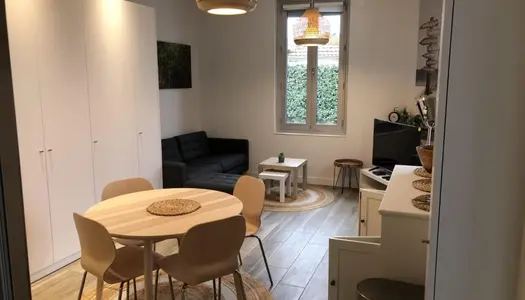 Location Chambre 17 m² à Bordeaux 695 € CC /mois