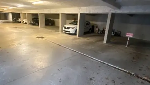 Parking - Garage Location Bonne   70€