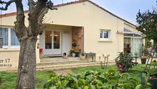 Dpt Charente Maritime (17), viager à vendre MONTENDRE maison P5