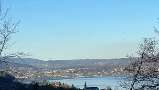 Villa d'architecte avec vue panoramique sur le lac d'Annecy à Sevrier