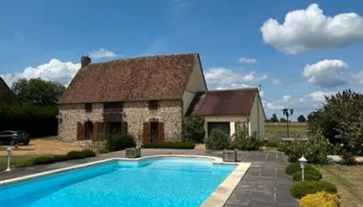 Superbe grange aménagée de 4 chambres avec espace de vie ouvert et piscine