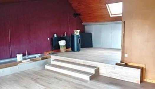 Appartement à louer 2p 76m2 