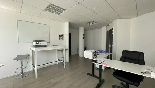 Location Bureau 90 m² à Montpellier 975 € CC /mois