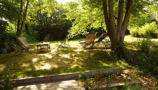 Maison entièrement rénovée avec jardin arboré à Romainville 