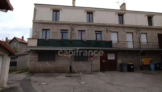 Dpt Loire (42), à vendre UNIEUX immeuble + parking